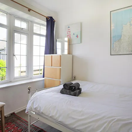 31 Lower Elms Holiday home