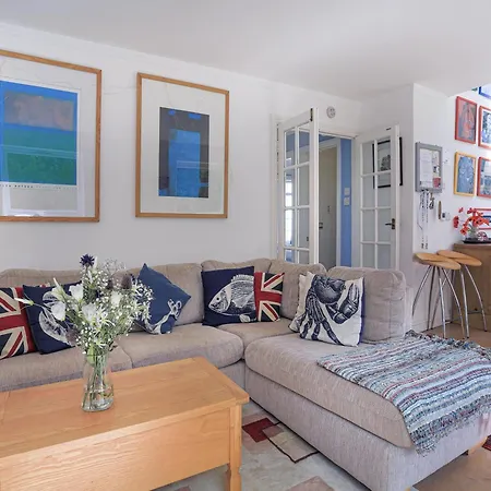 31 Lower Elms Saint Minver